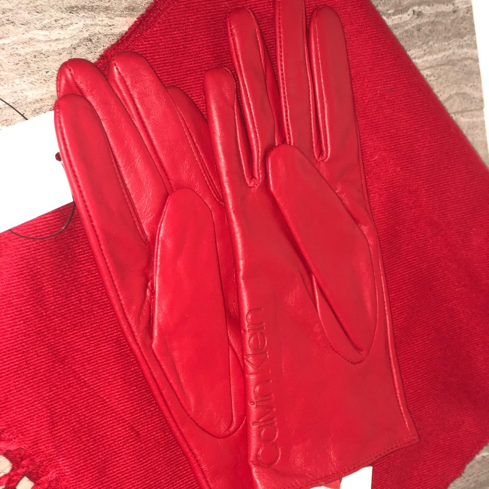 Calvin Klein NWT Gloves & Scarf